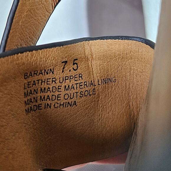 Yellow Box Women's Size 7.5 Barann Flat Slide Casual Sandal Black Leather - Picture 4 of 6